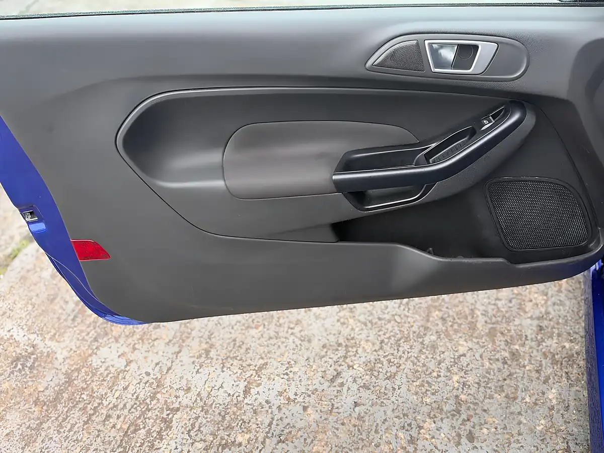 Used 2015 Ford Fiesta ST-2 Blue - Interior and Exterior details 12