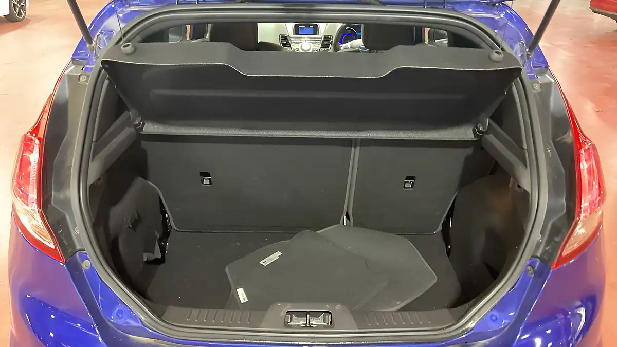 Used 2015 Ford Fiesta ST-2 Blue - Interior and Exterior details 4