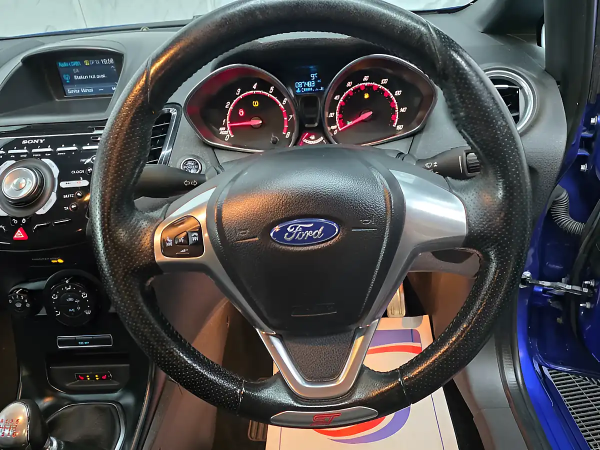 Used 2015 Ford Fiesta ST-2 Blue - Interior and Exterior details 10