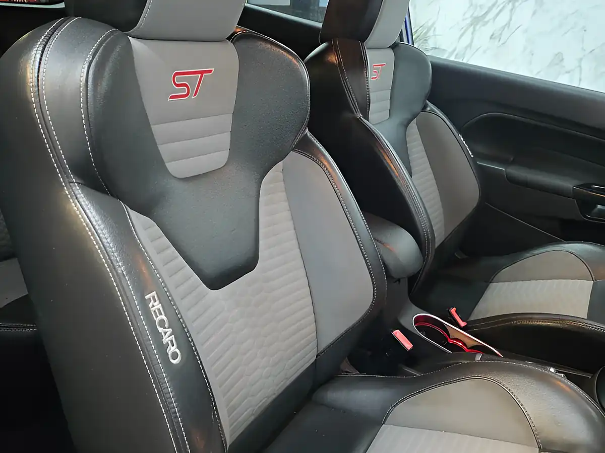 Used 2015 Ford Fiesta ST-2 Blue - Interior and Exterior details 14