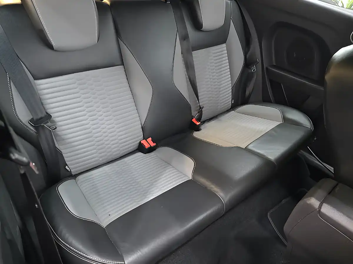 Used 2015 Ford Fiesta ST-2 Blue - Interior and Exterior details 18