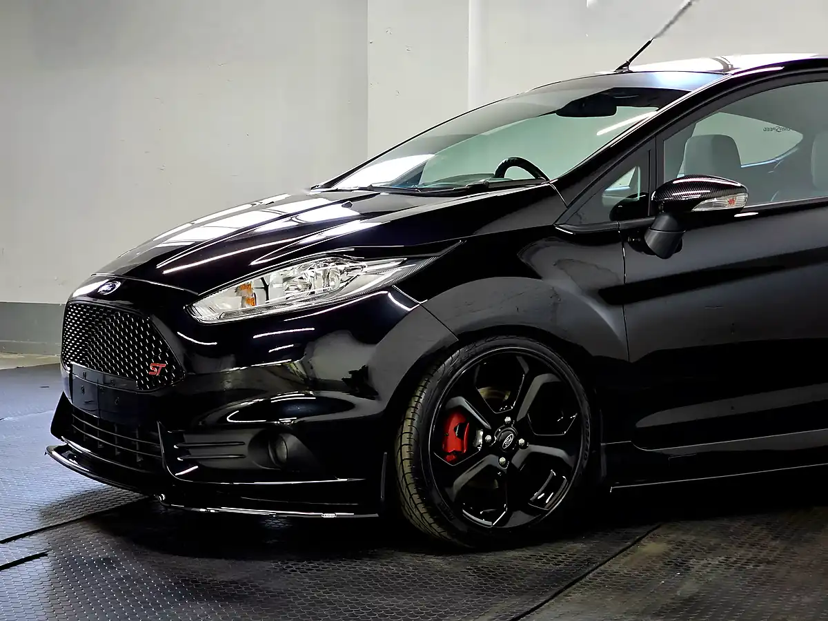 Used 2015 Ford Fiesta ST-2 Panther Black - Interior and Exterior details 18