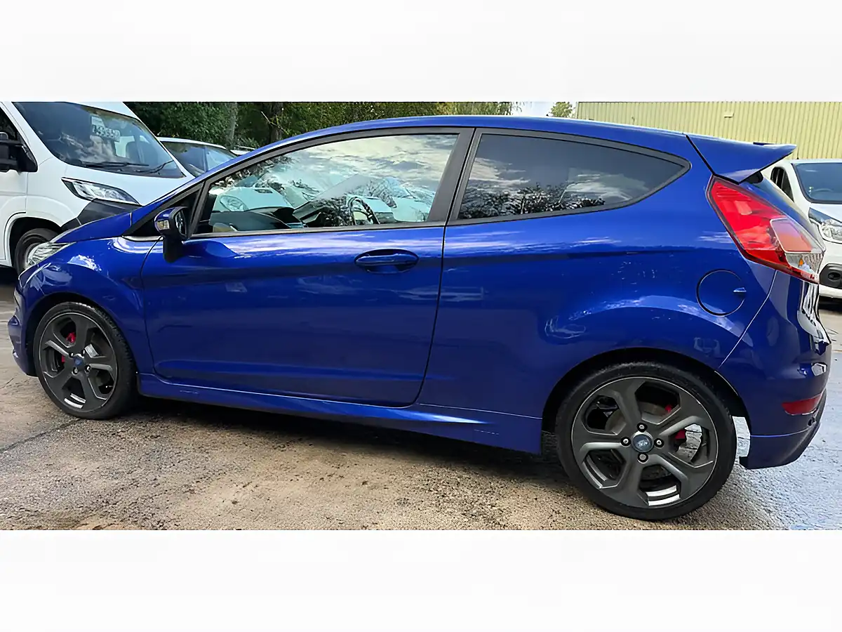 Used 2015 Ford Fiesta ST-3 Blue - Interior and Exterior details 10