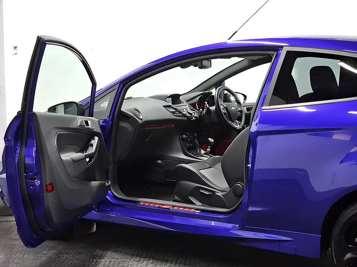 Used 2015 Ford Fiesta ST-3 Spirit Blue - Interior and Exterior details 11