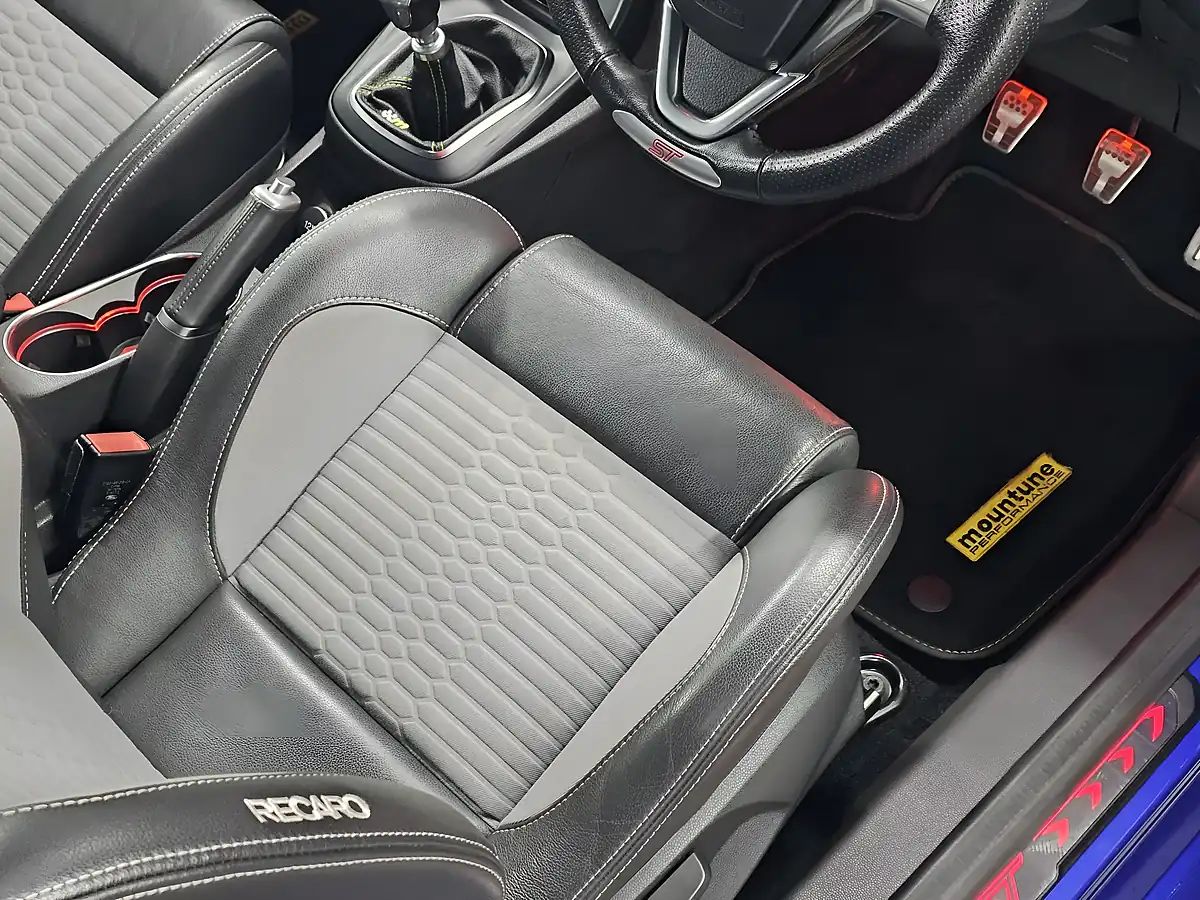 Used 2015 Ford Fiesta ST-3 Spirit Blue - Interior and Exterior details 16