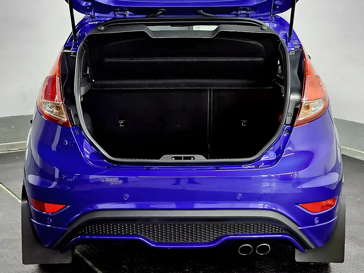 Used 2015 Ford Fiesta ST-3 Spirit Blue - Interior and Exterior details 17