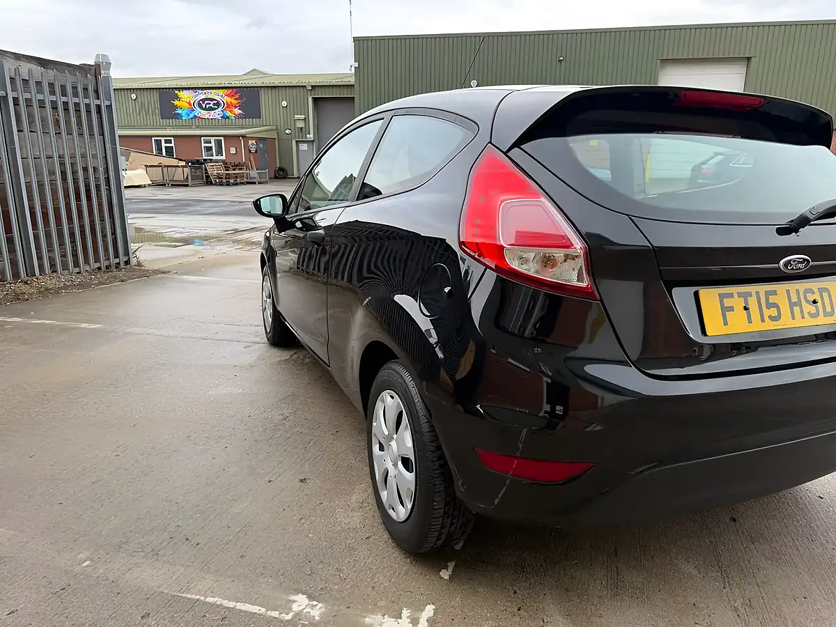 Used 2015 Ford Fiesta Studio Black - Interior and Exterior details 20