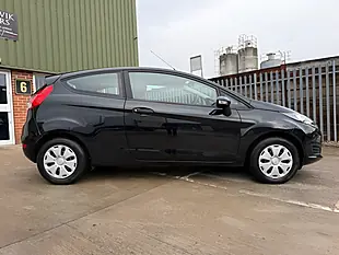 Used 2015 Ford Fiesta Studio Black - Interior and Exterior details 7