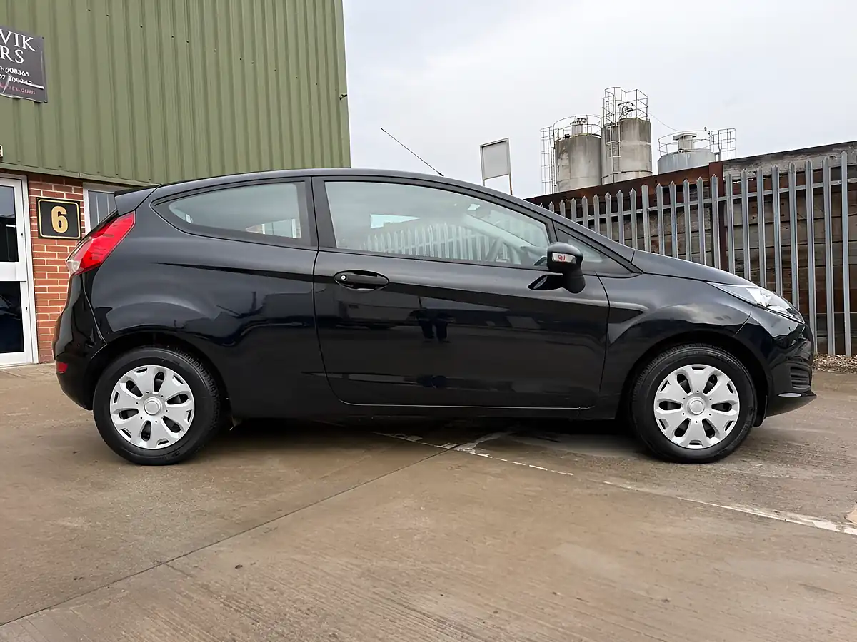Used 2015 Ford Fiesta Studio Black - Interior and Exterior details 7