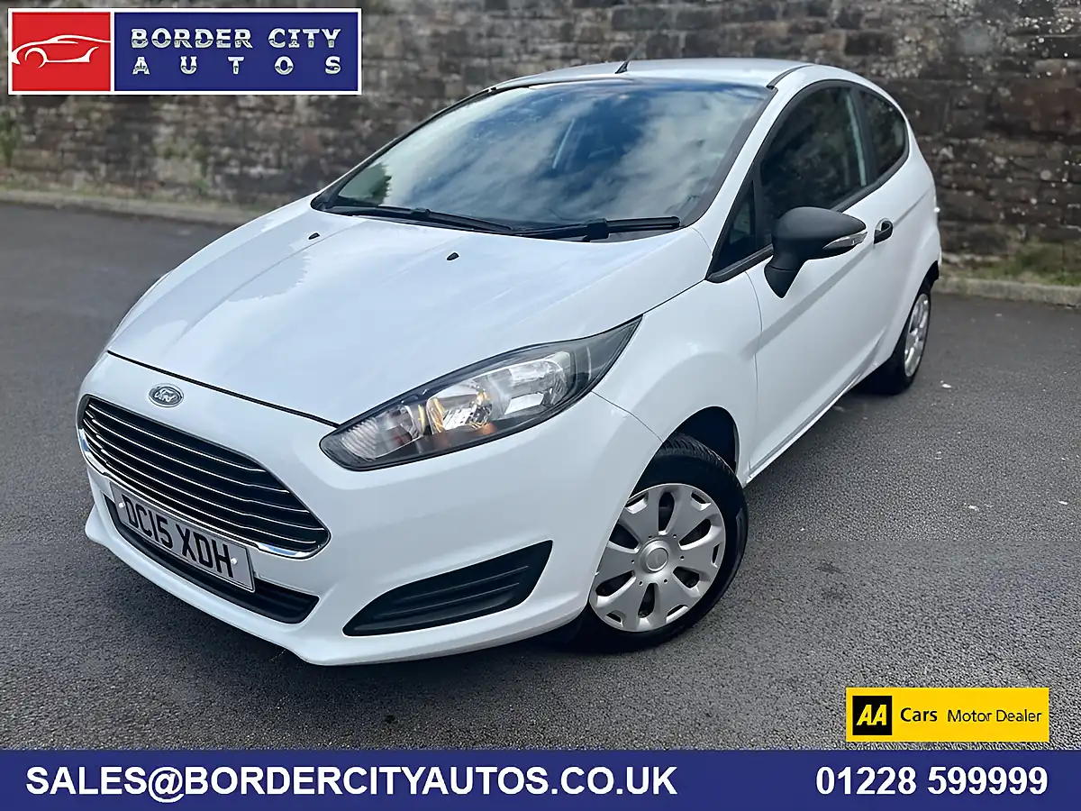 Used 2015 Ford Fiesta Studio White - Front View