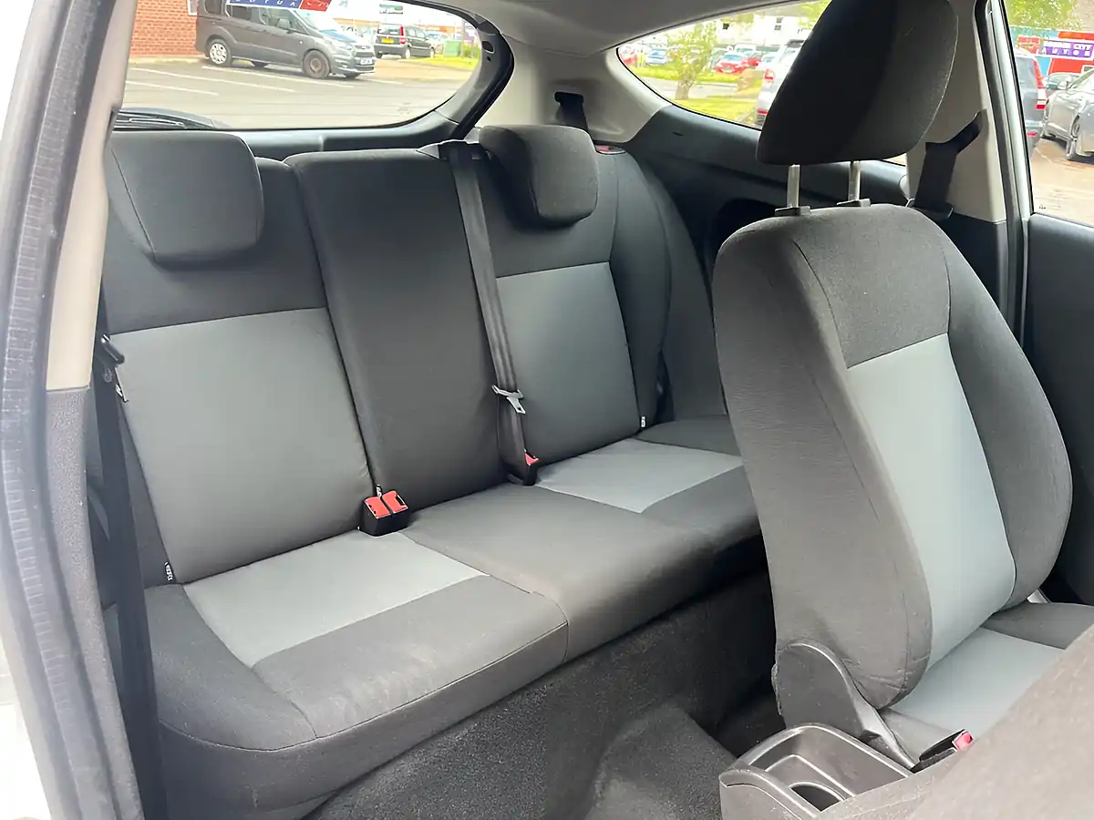 Used 2015 Ford Fiesta Studio White - Interior and Exterior details 12