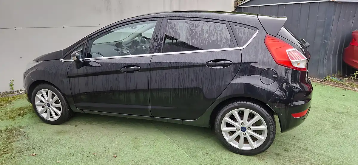 Used 2015 Ford Fiesta Titanium Black - Interior and Exterior details 5