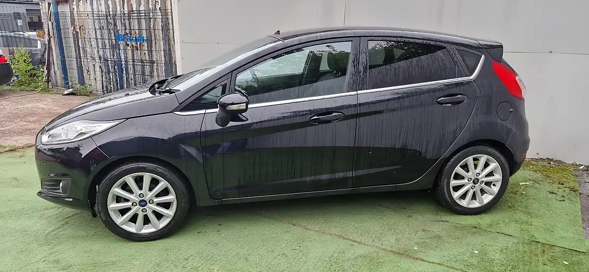 Used 2015 Ford Fiesta Titanium Black - Interior and Exterior details 7