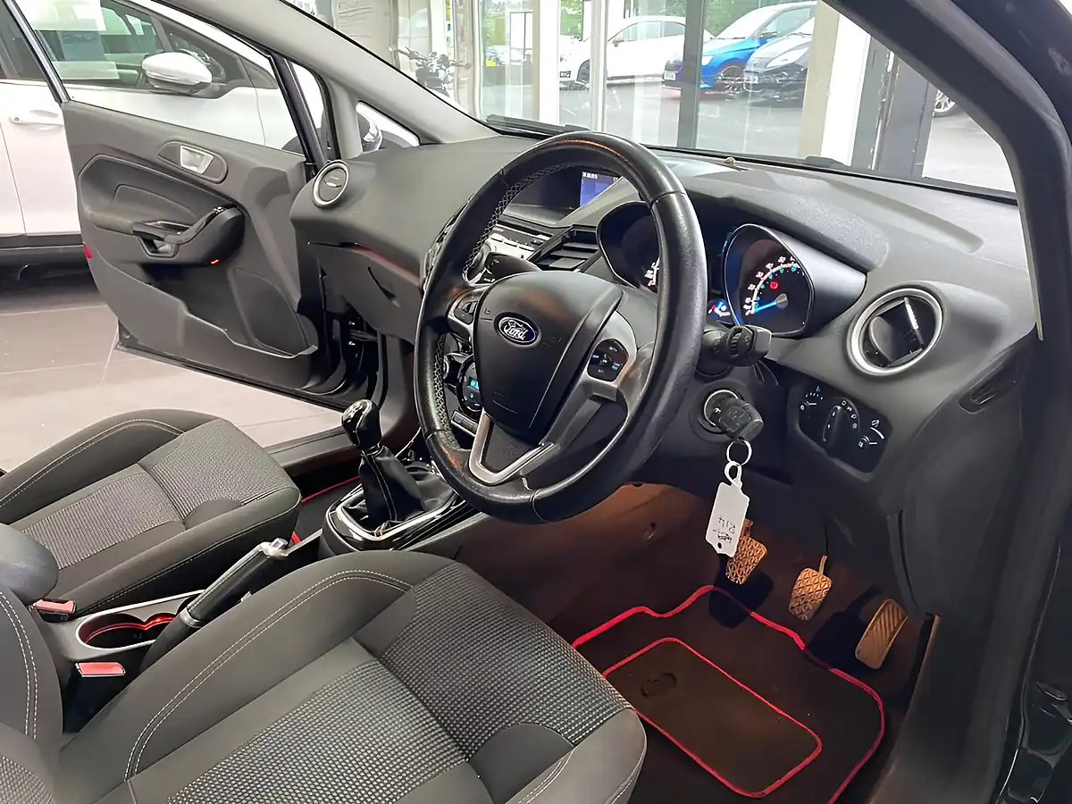 Used 2015 Ford Fiesta Titanium Black - Interior and Exterior details 10
