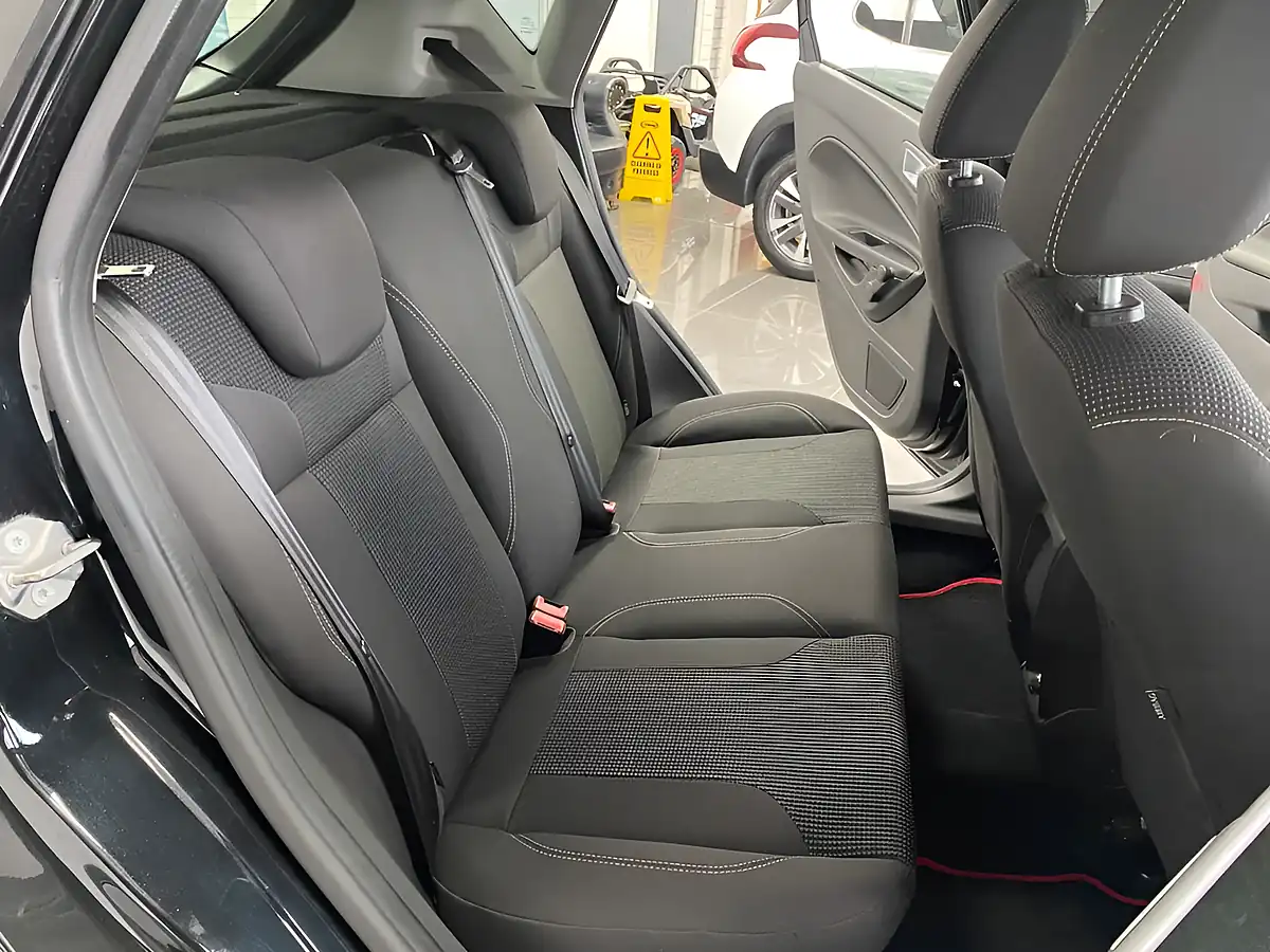 Used 2015 Ford Fiesta Titanium Black - Interior and Exterior details 16