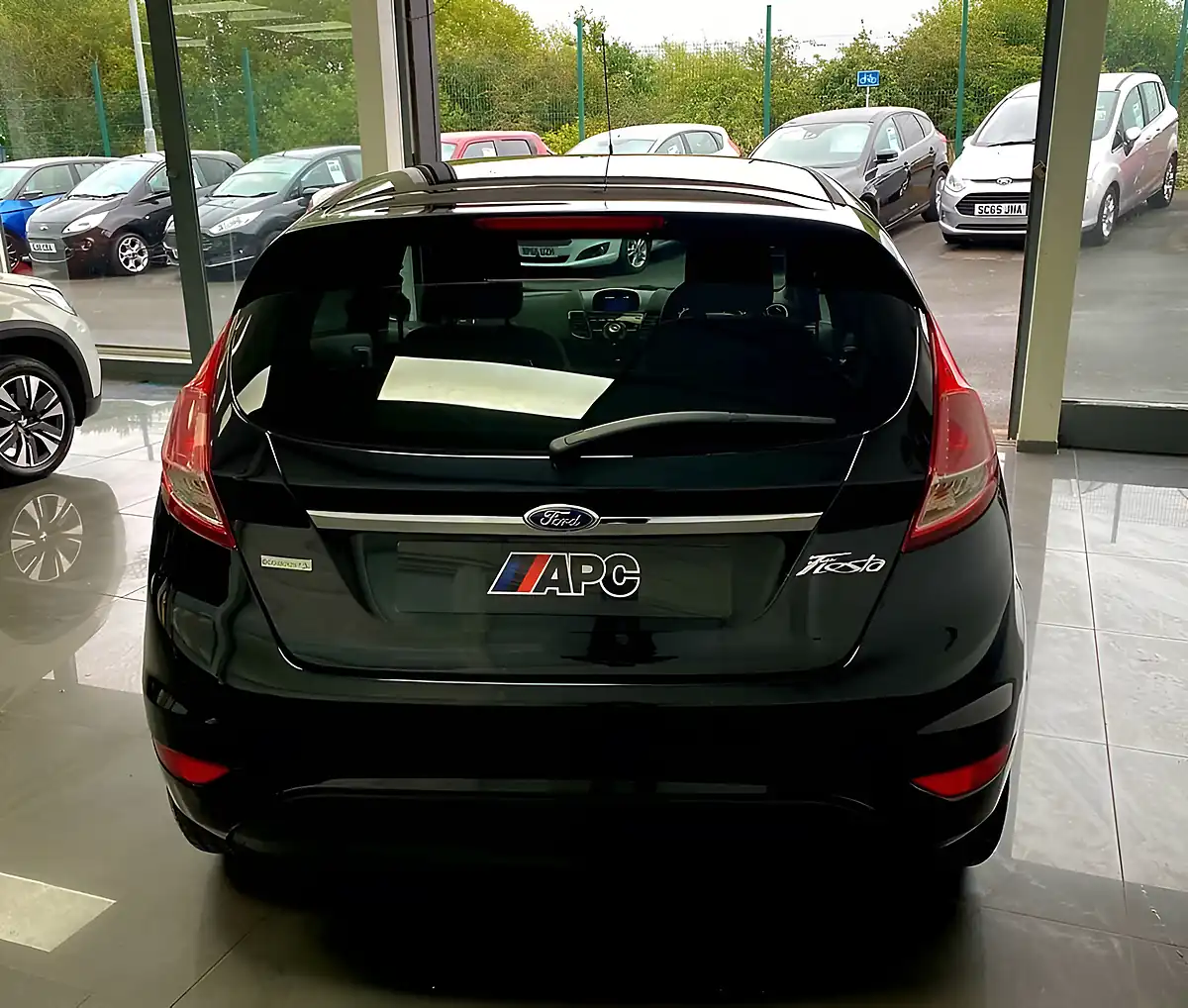 Used 2015 Ford Fiesta Titanium Black - Interior and Exterior details 5