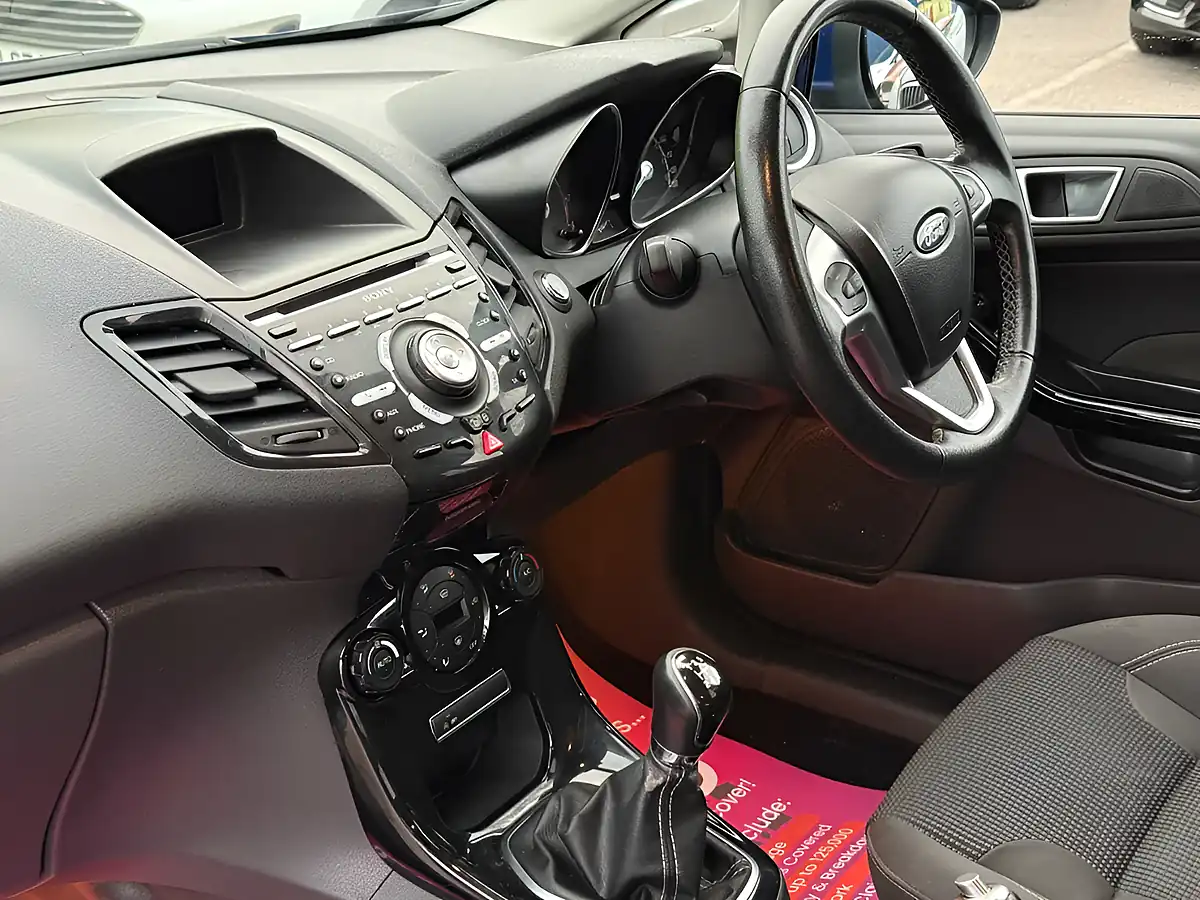 Used 2015 Ford Fiesta Titanium Blue - Interior and Exterior details 16