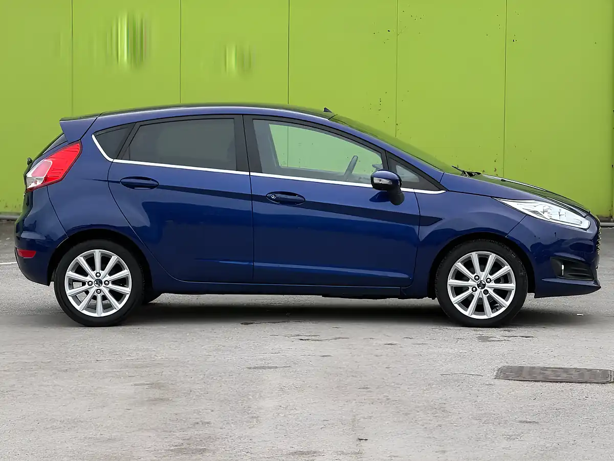 Used 2015 Ford Fiesta Titanium Blue - Interior and Exterior details 7