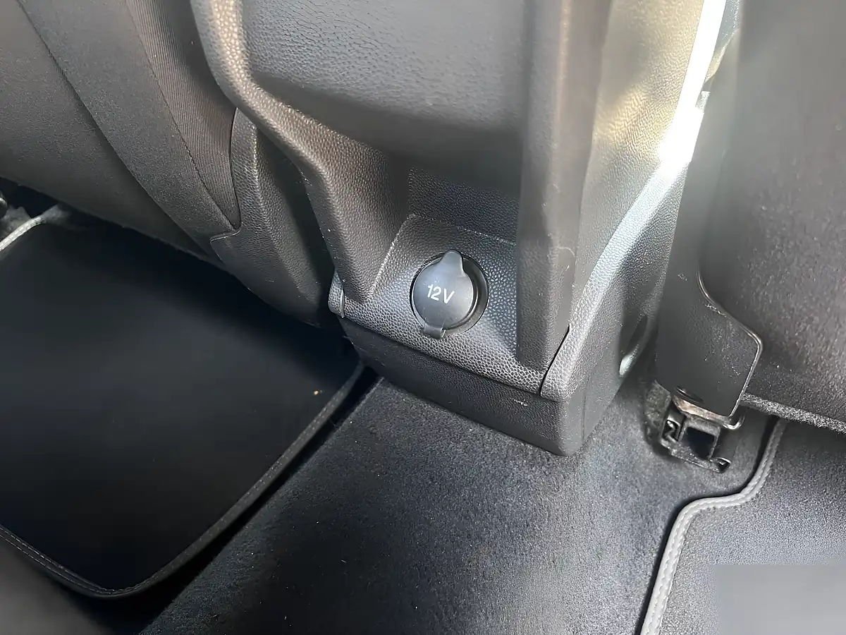 Used 2015 Ford Fiesta Titanium Blue - Interior and Exterior details 17