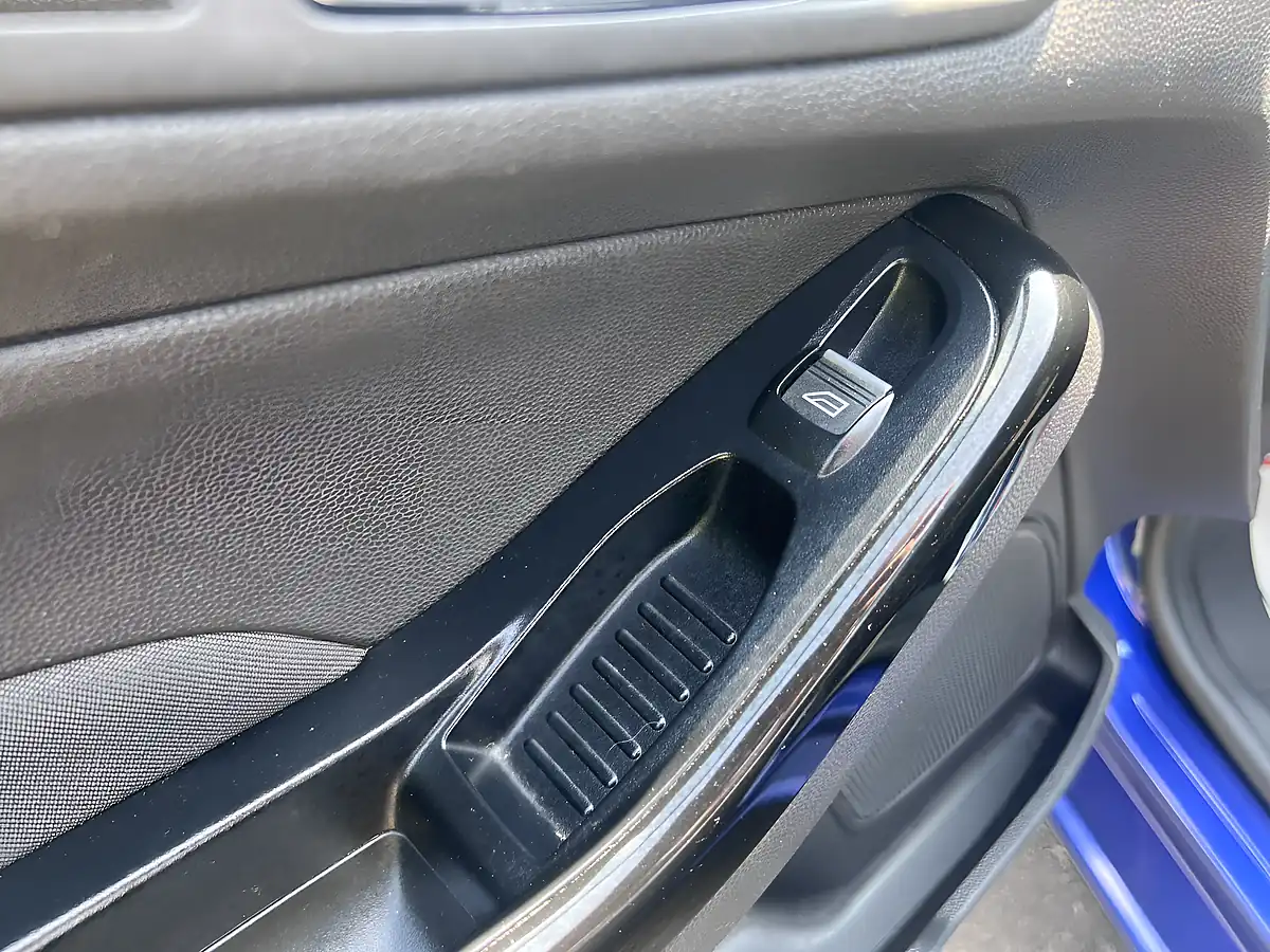 Used 2015 Ford Fiesta Titanium Blue - Interior and Exterior details 20