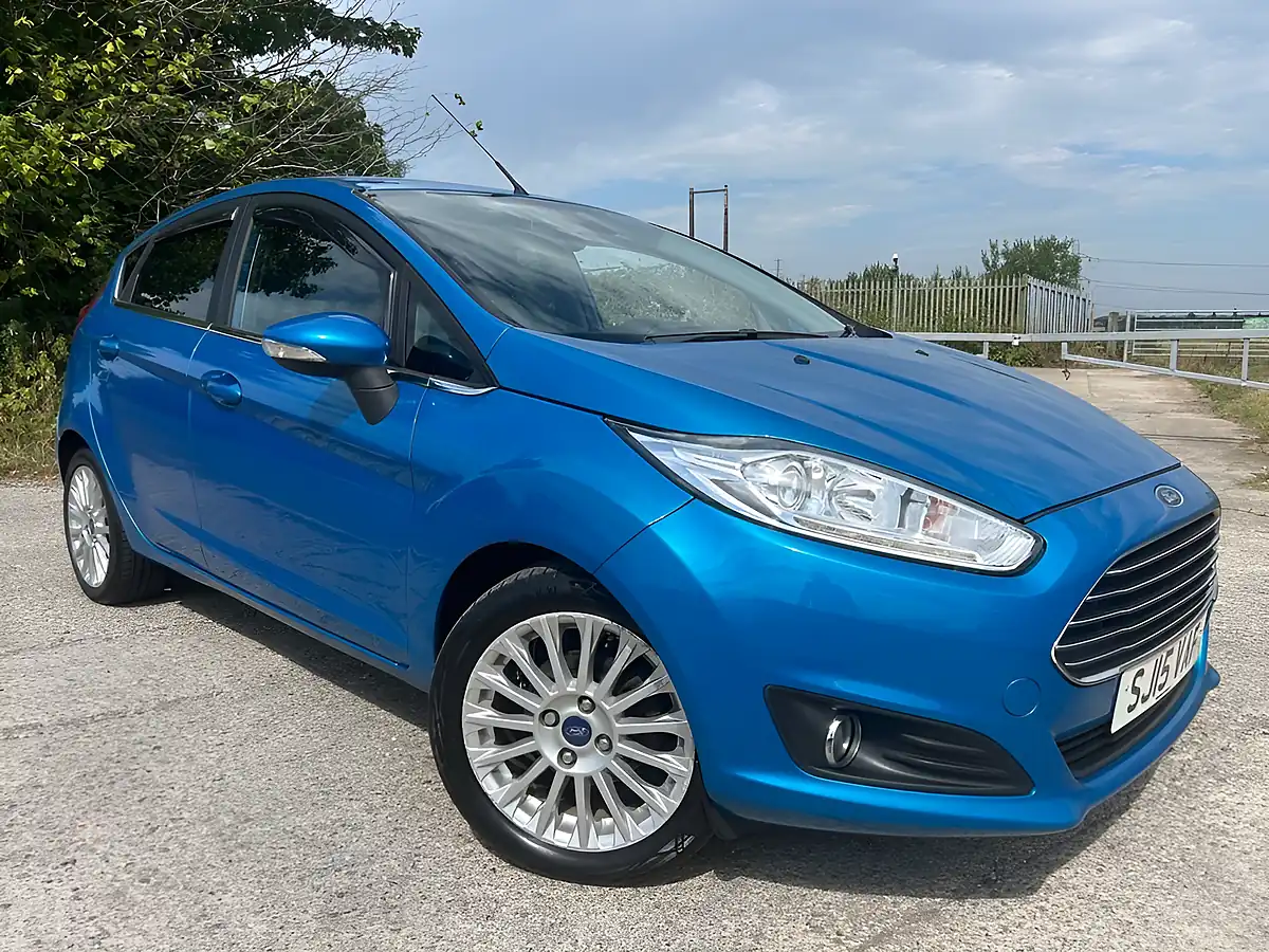 Used 2015 Ford Fiesta Titanium Blue - Front View