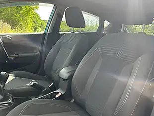 Used 2015 Ford Fiesta Titanium Blue - Interior and Exterior details 19