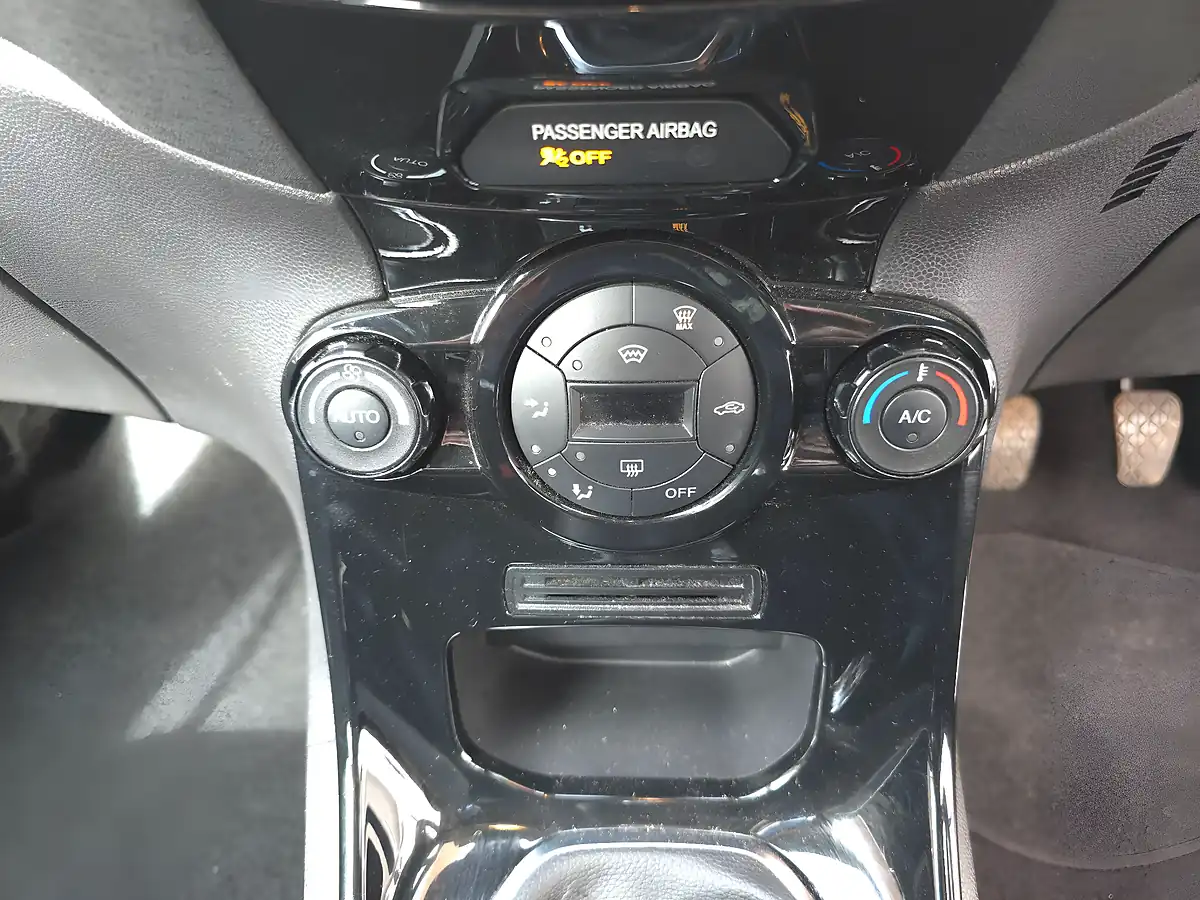 Used 2015 Ford Fiesta Titanium Blue - Interior and Exterior details 18