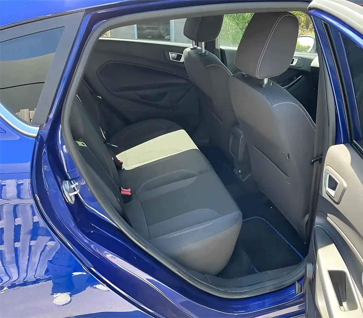 Used 2015 Ford Fiesta Titanium Blue - Interior and Exterior details 5