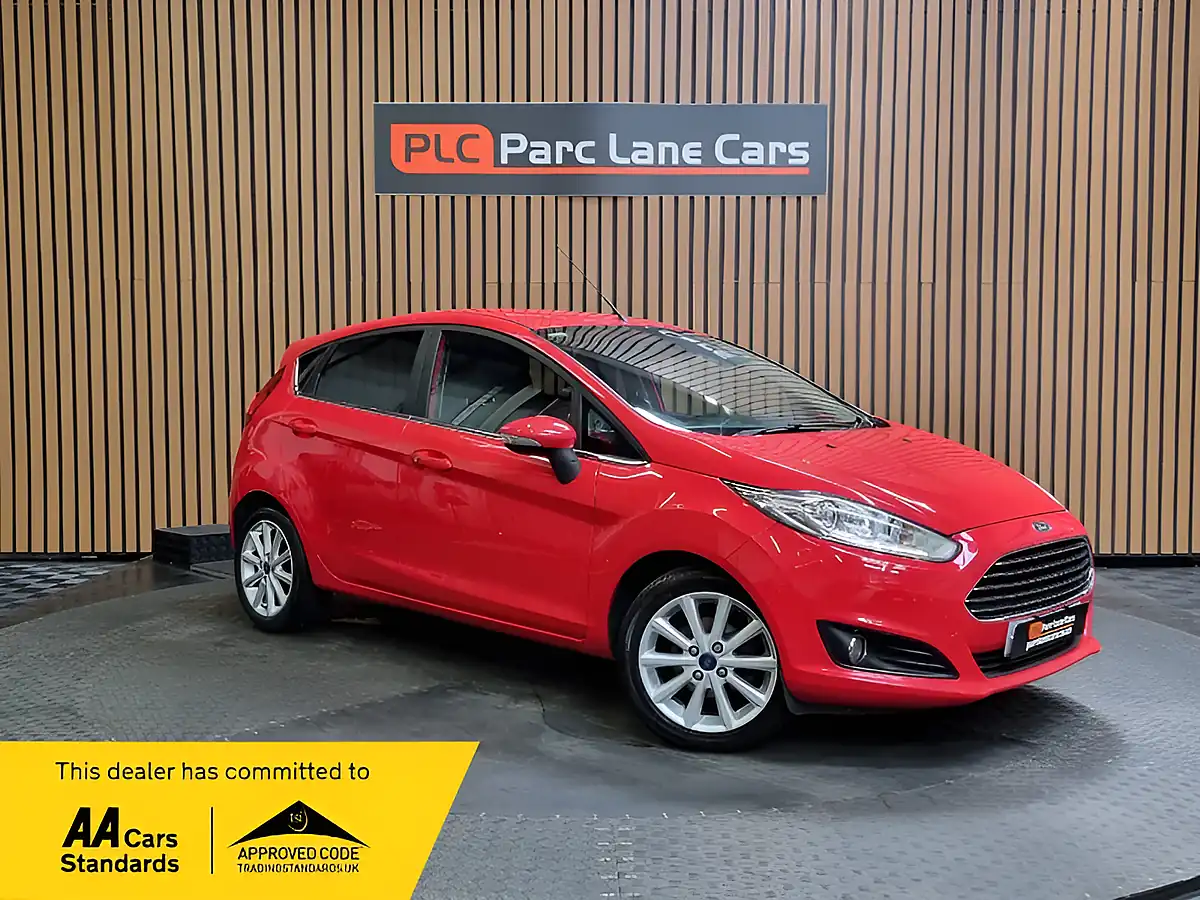 Used 2015 Ford Fiesta Titanium Race Red Gloss - Front View