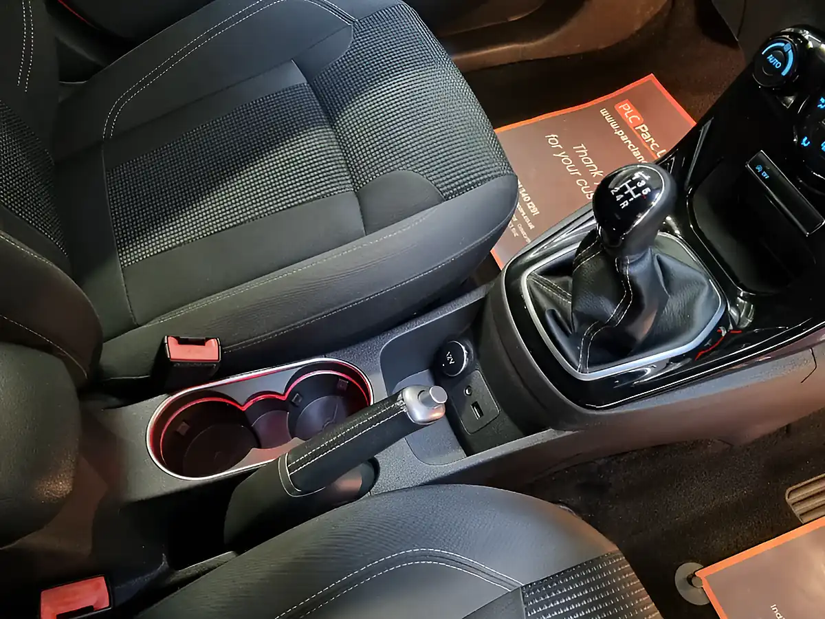 Used 2015 Ford Fiesta Titanium Race Red Gloss - Interior and Exterior details 16