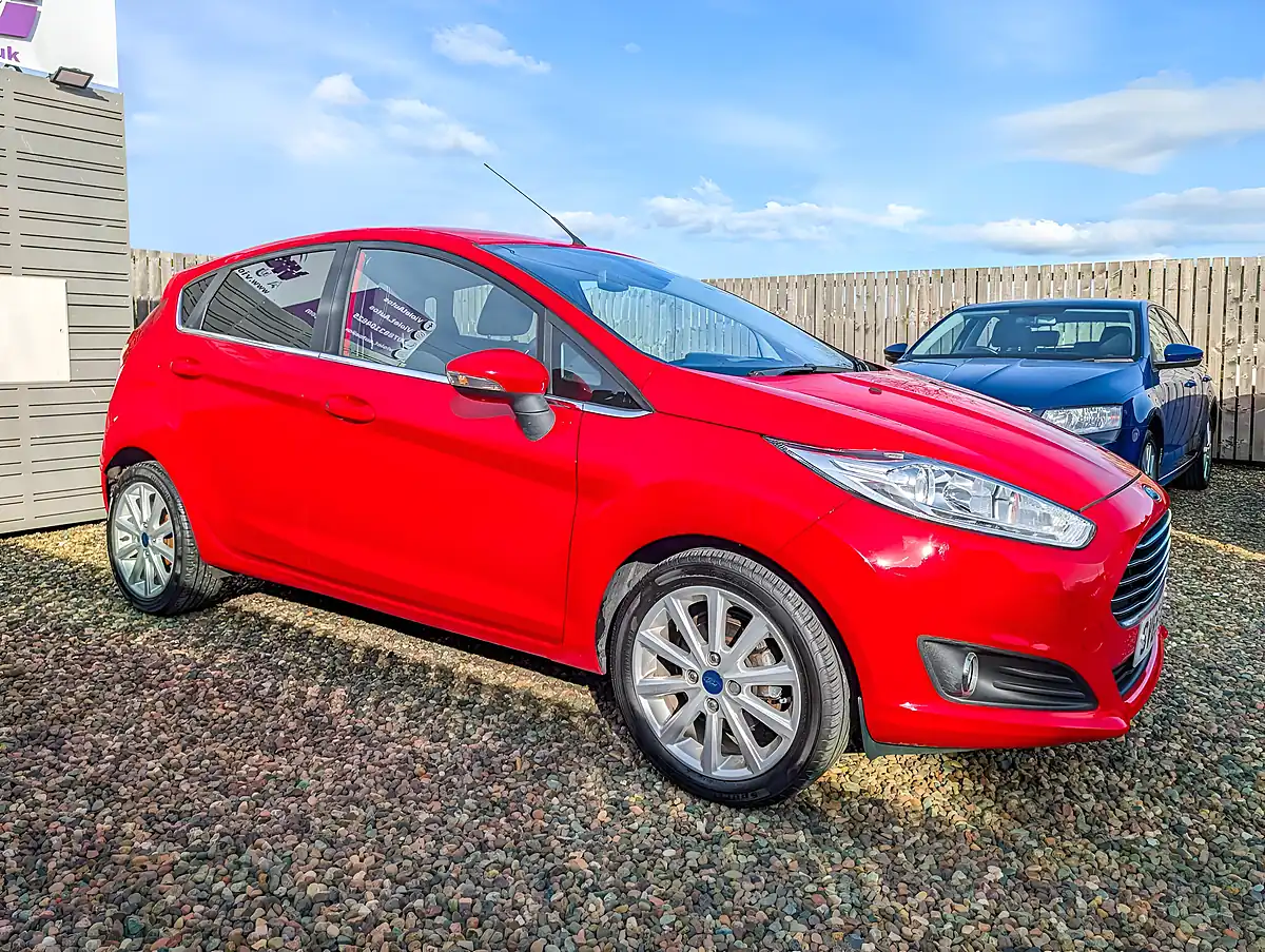 Used 2015 Ford Fiesta Titanium Red - Interior and Exterior details 5