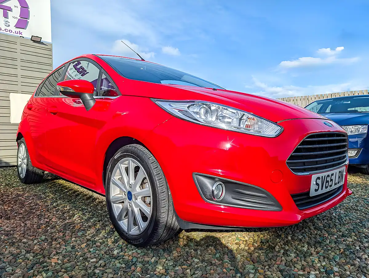 Used 2015 Ford Fiesta Titanium Red - Interior and Exterior details 6