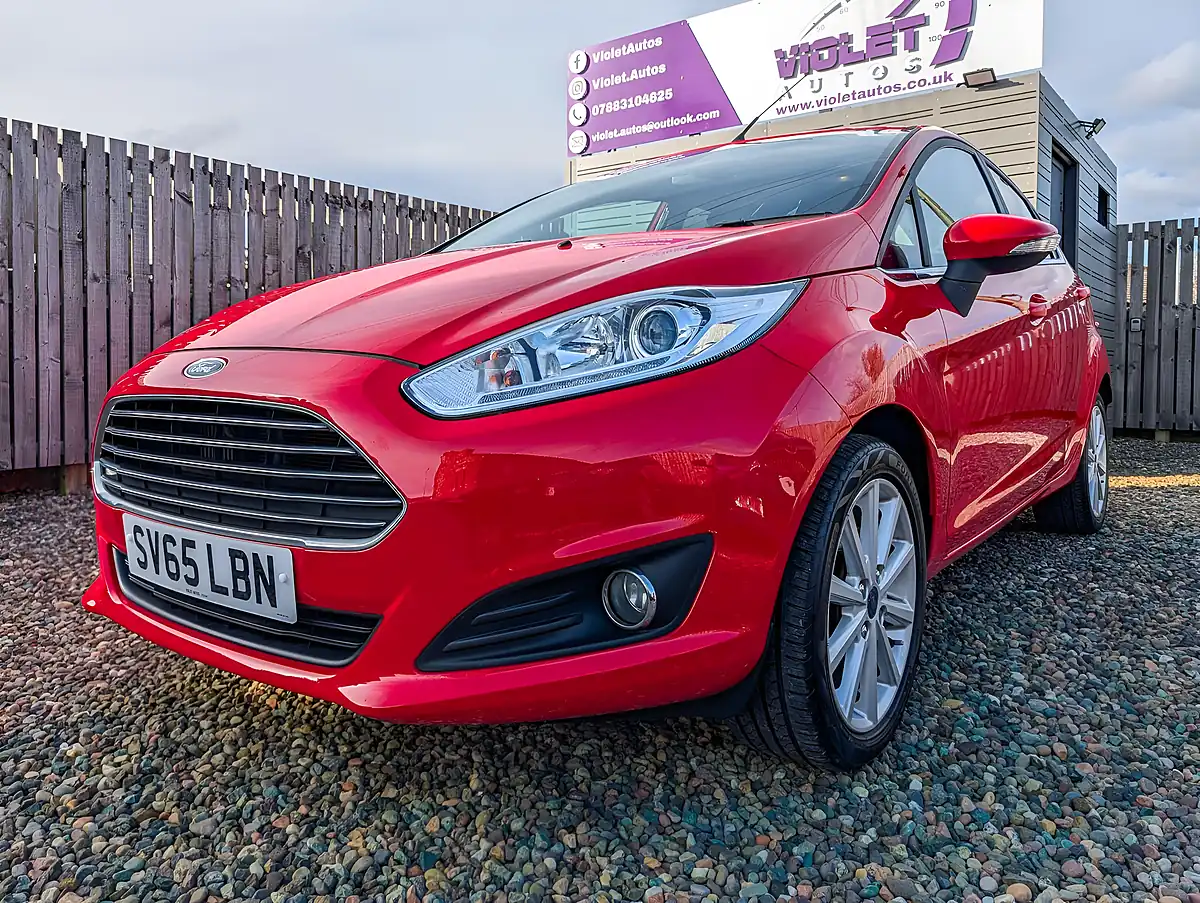 Used 2015 Ford Fiesta Titanium Red - Interior and Exterior details 9