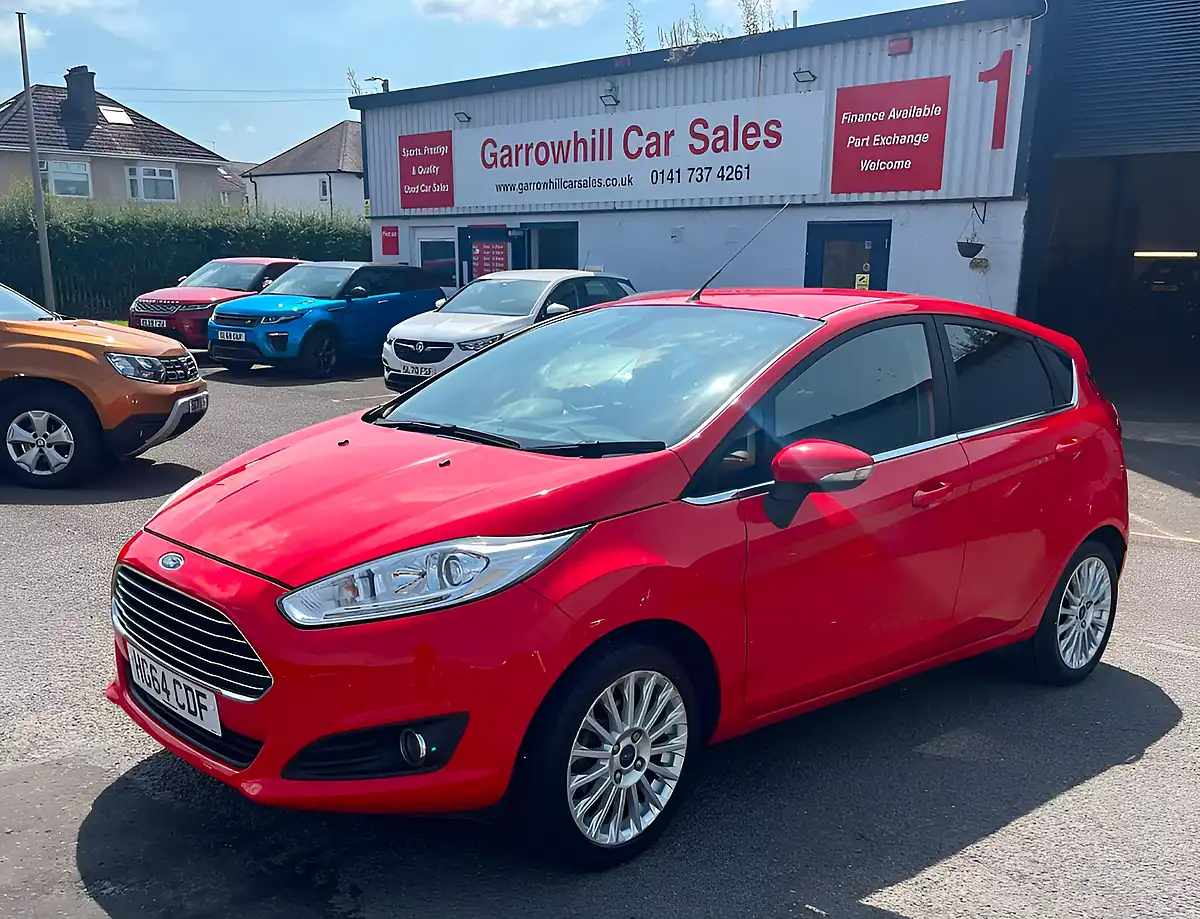 Used 2015 Ford Fiesta Titanium Red - Front View
