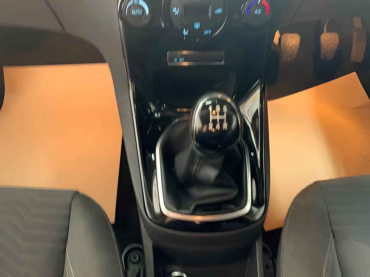 Used 2015 Ford Fiesta Titanium Red - Interior and Exterior details 12