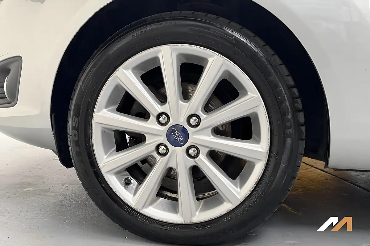 Used 2015 Ford Fiesta Titanium Silver - Interior and Exterior details 11