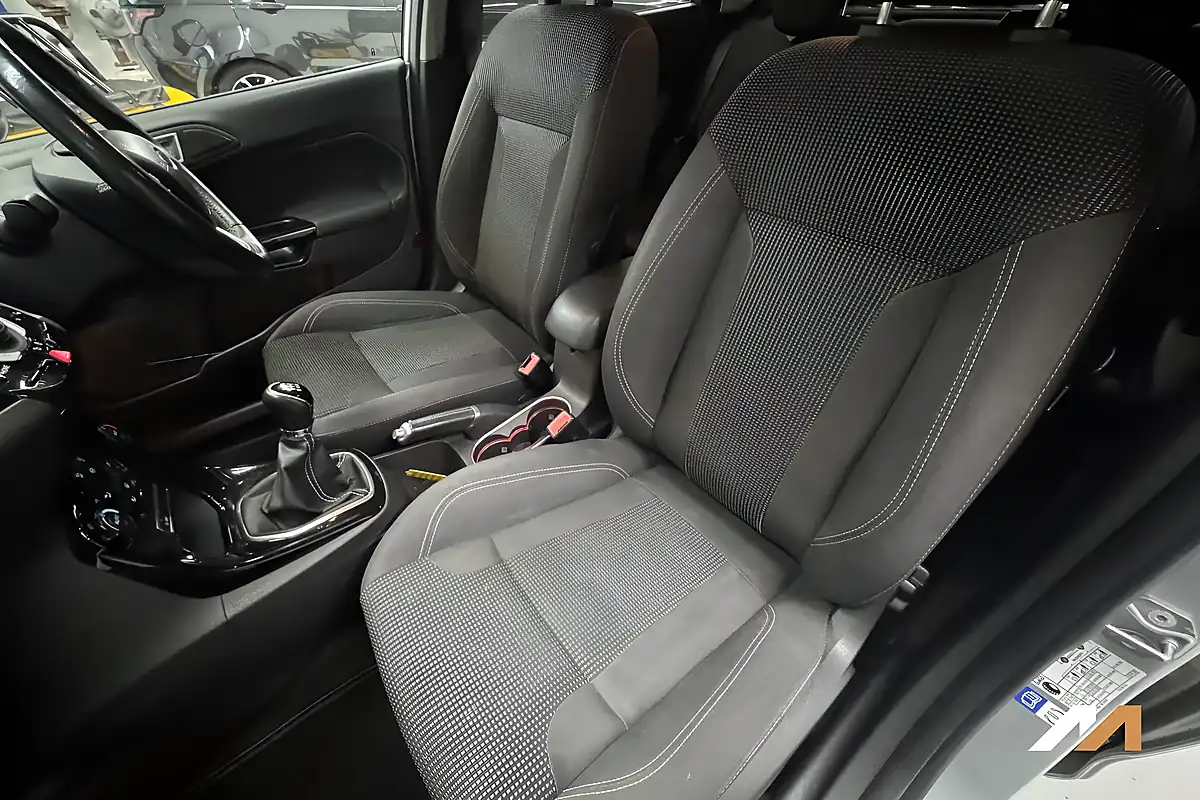 Used 2015 Ford Fiesta Titanium Silver - Interior and Exterior details 16