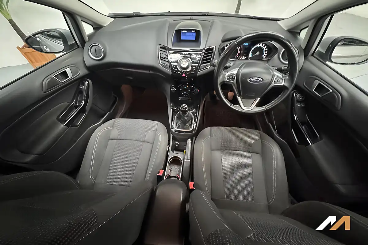 Used 2015 Ford Fiesta Titanium Silver - Interior and Exterior details 3