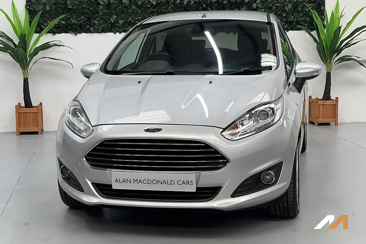 Used 2015 Ford Fiesta Titanium Silver - Interior and Exterior details 5