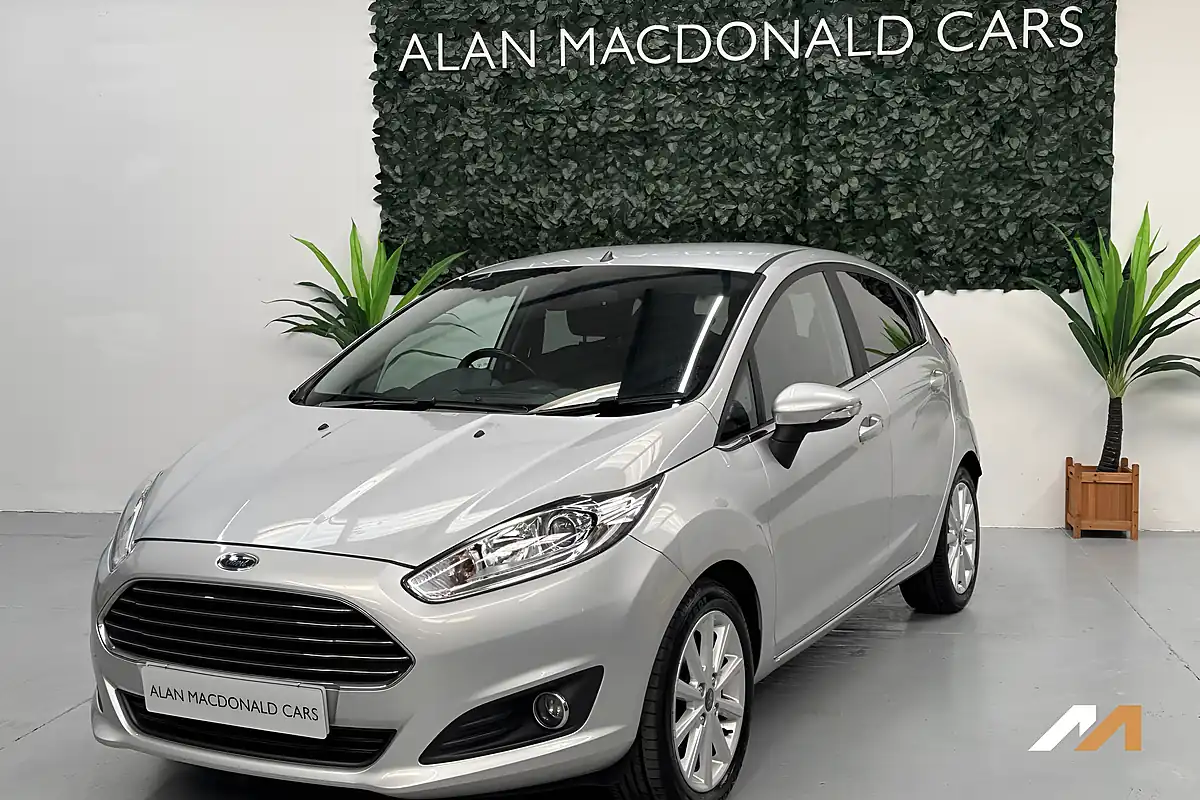 Used 2015 Ford Fiesta Titanium Silver - Interior and Exterior details 6