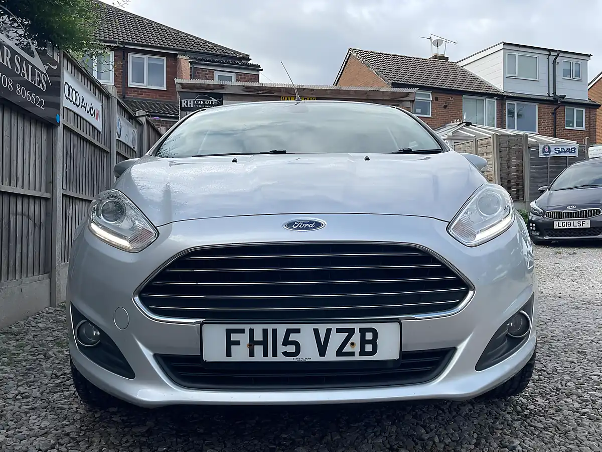 Used 2015 Ford Fiesta Titanium Silver - Interior and Exterior details 11