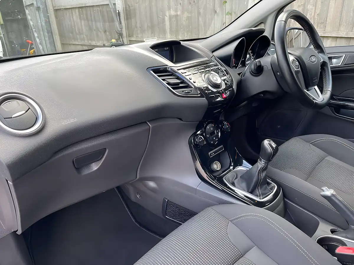 Used 2015 Ford Fiesta Titanium Silver - Interior and Exterior details 17