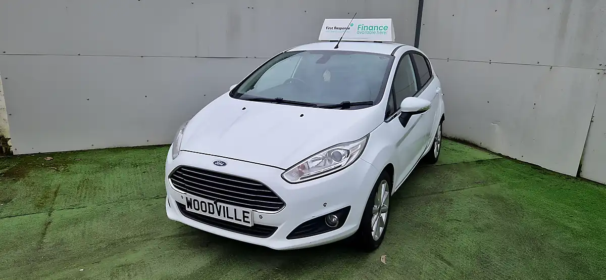 Used 2015 Ford Fiesta Titanium White - Front View
