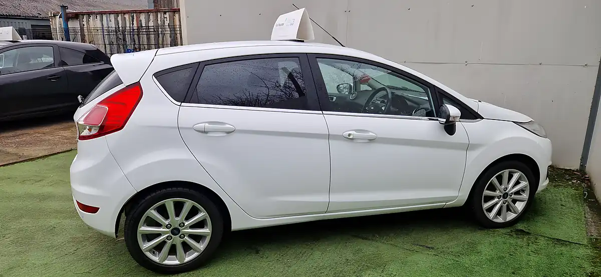 Used 2015 Ford Fiesta Titanium White - Interior and Exterior details 6