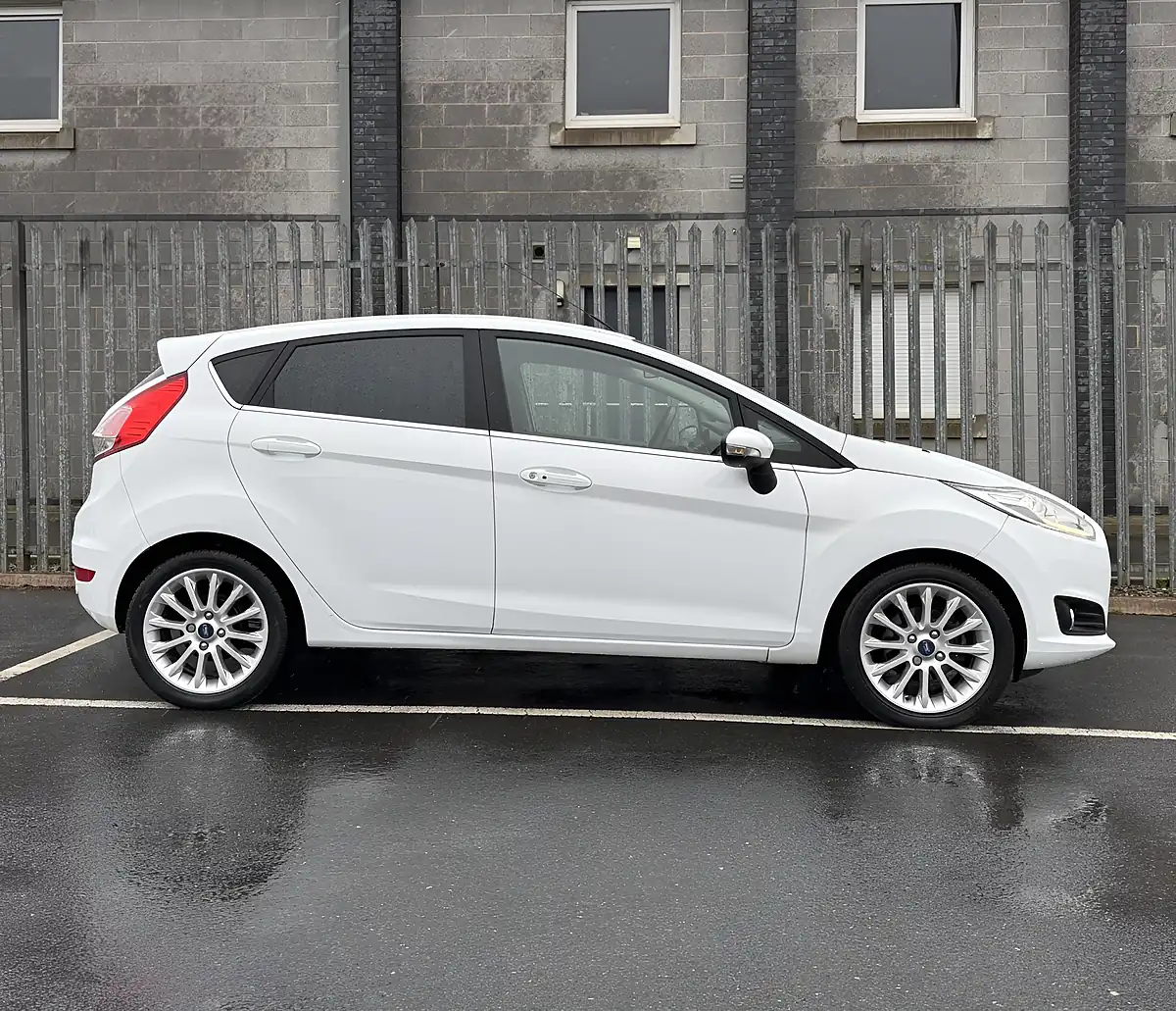 Used 2015 Ford Fiesta Titanium X White - Interior and Exterior details 7