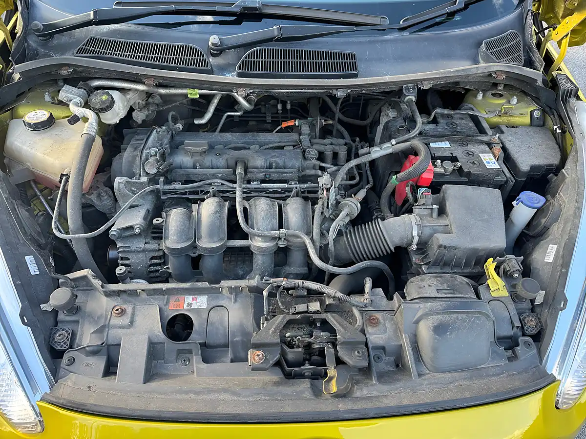 Used 2015 Ford Fiesta Titanium Yellow - Interior and Exterior details 16
