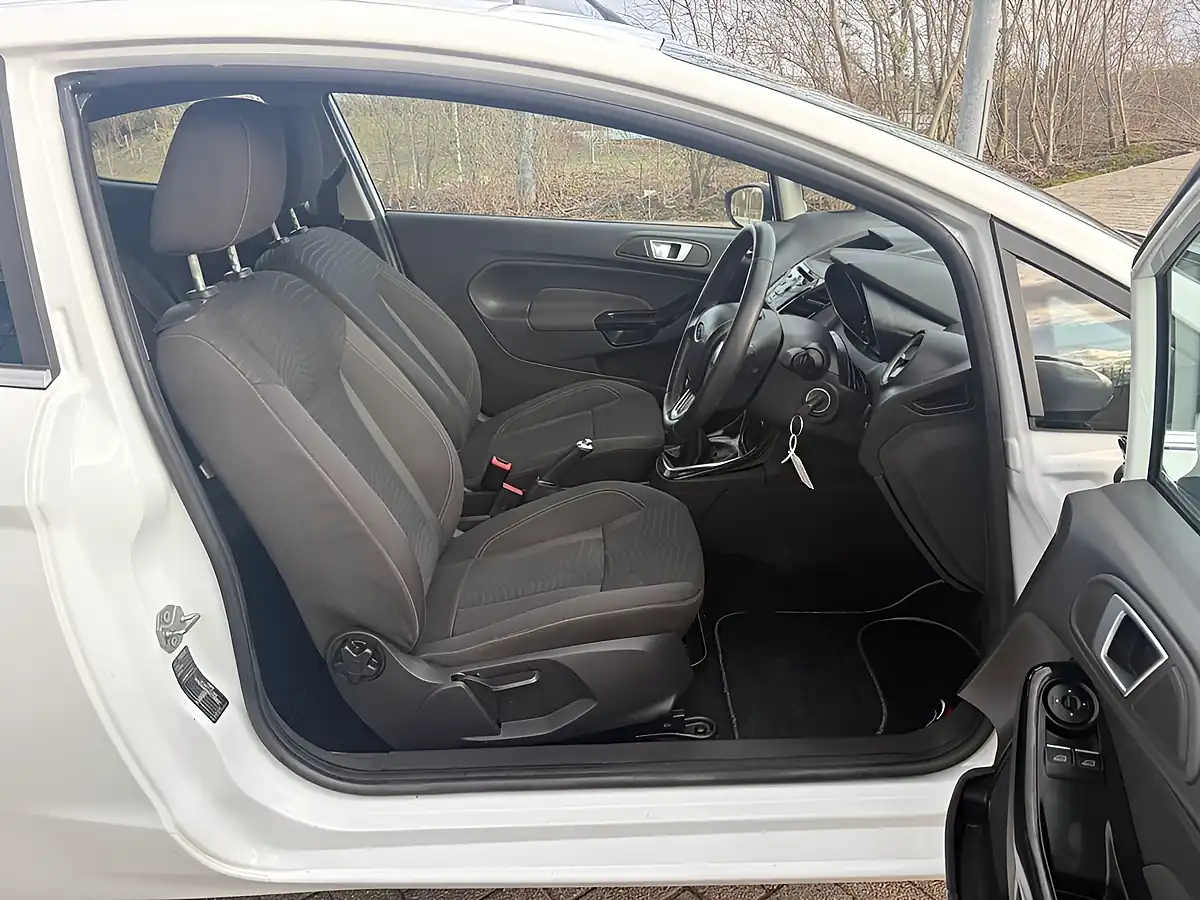 Used 2015 Ford Fiesta White - Interior and Exterior details 17
