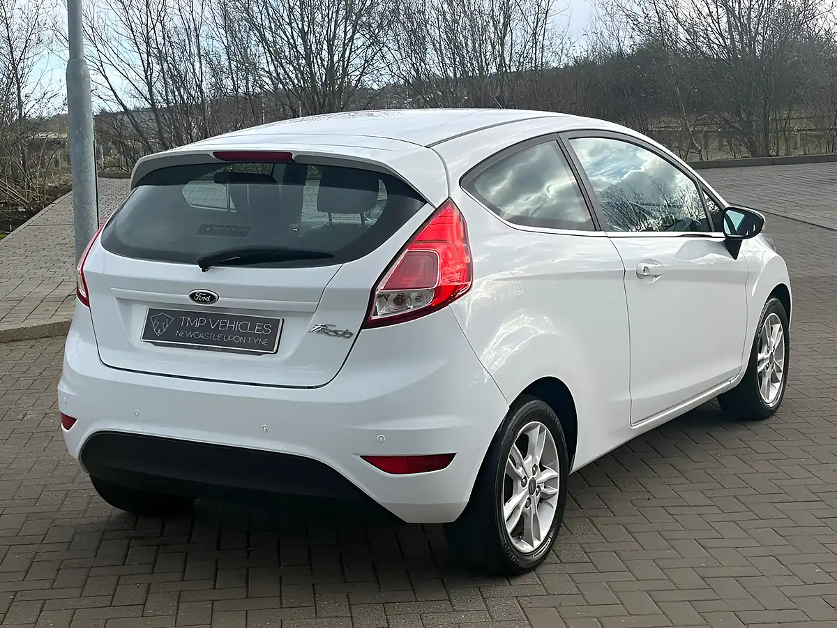 Used 2015 Ford Fiesta White - Interior and Exterior details 5