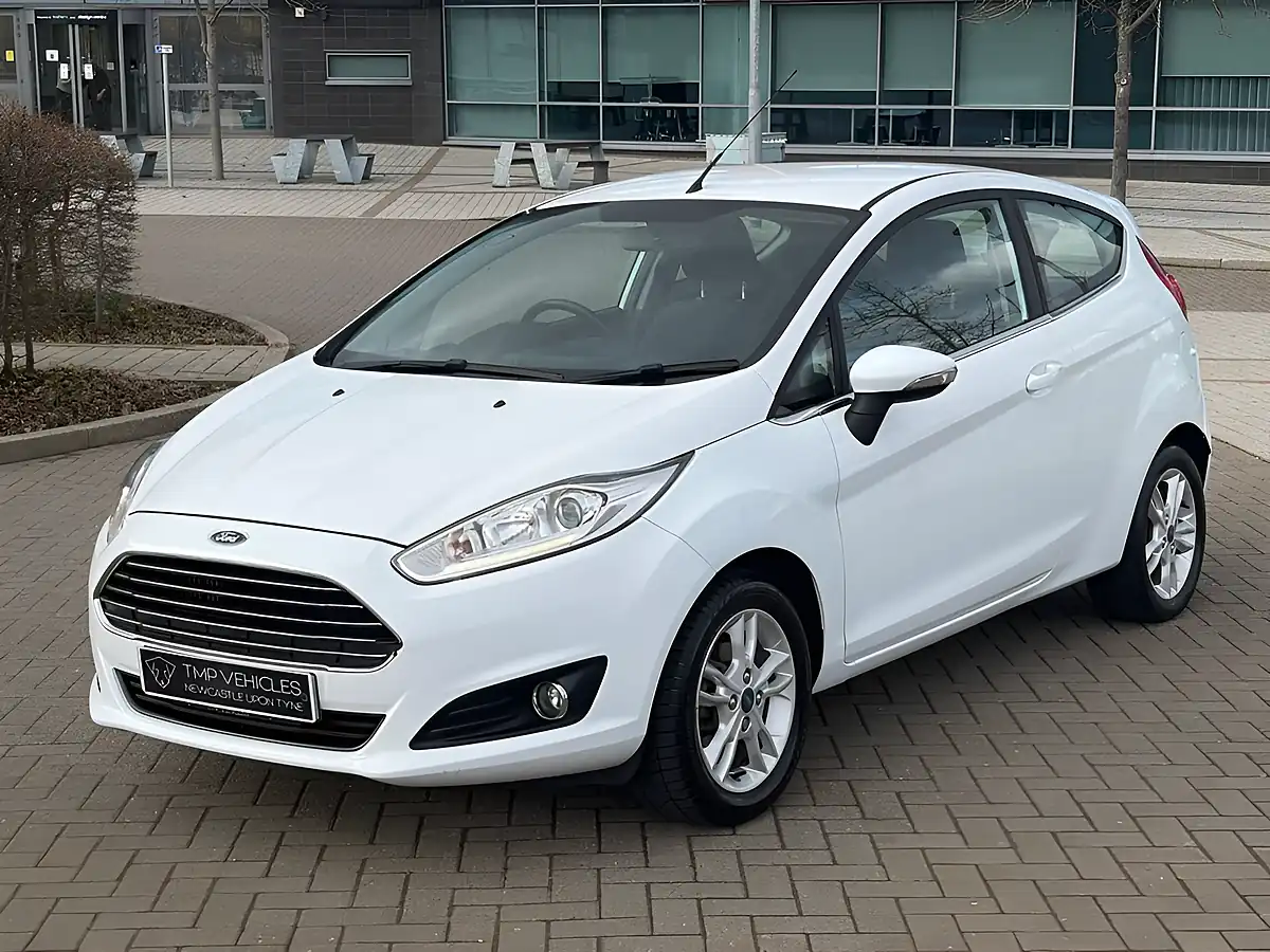 Used 2015 Ford Fiesta White - Interior and Exterior details 9