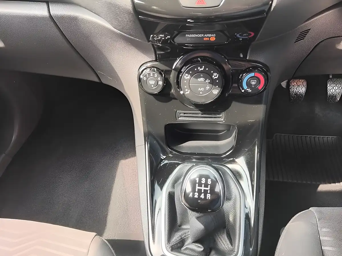 Used 2015 Ford Fiesta Zetec Black - Interior and Exterior details 17